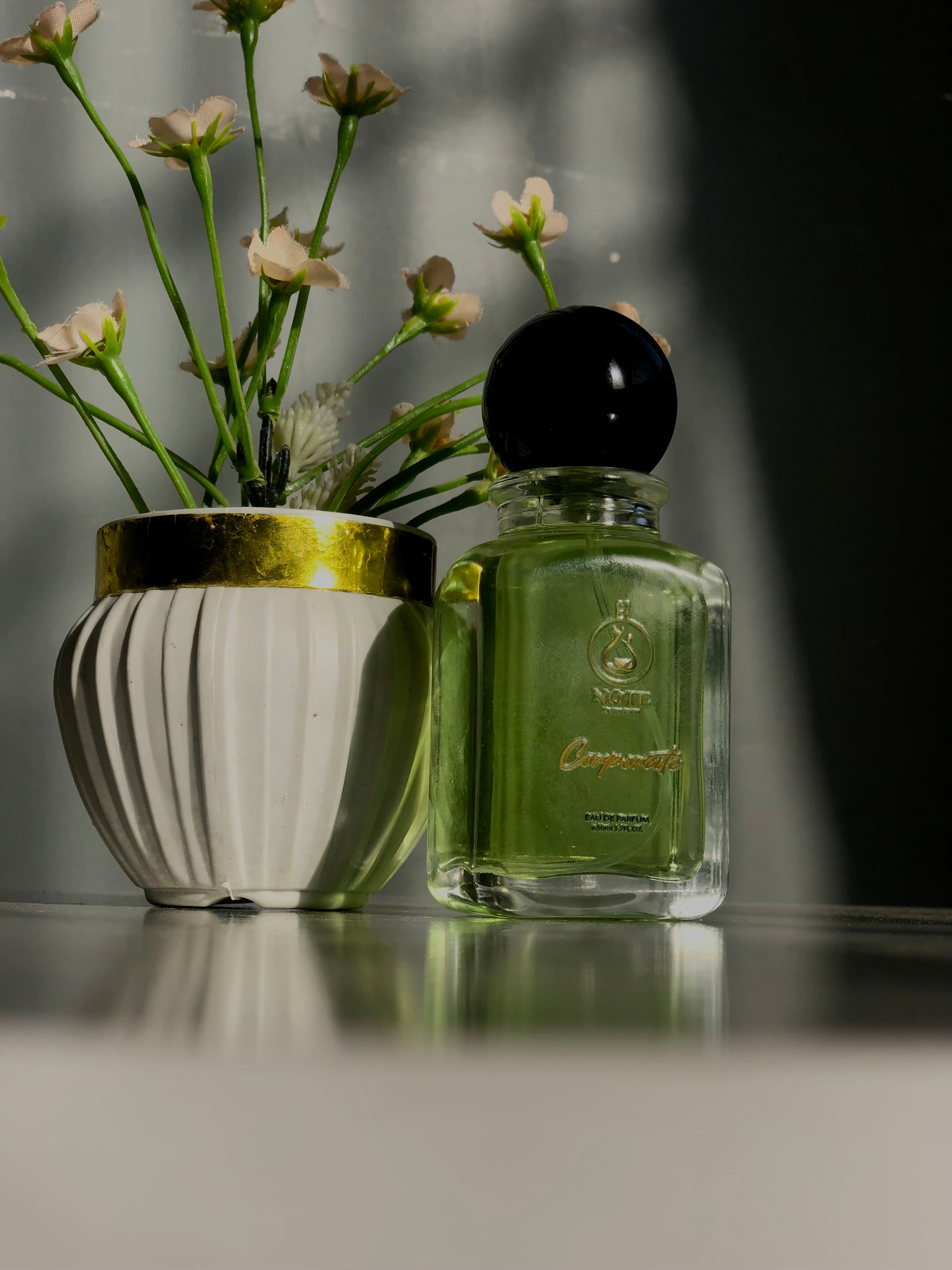 Corporate - The perfect scent for ambitious achievers.